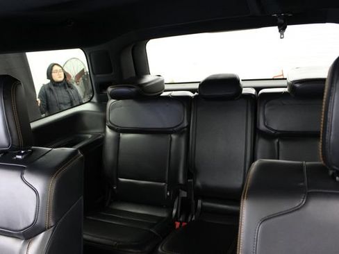 Used 2025 Ford Expedition Tremor AWD/4WD image 30