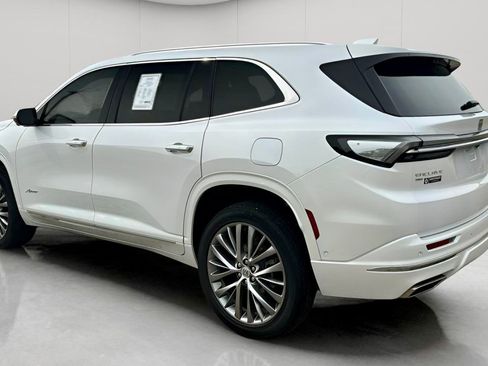 Used 2025 Buick Enclave Avenir w/ Super Cruise Package AWD/4WD image 8