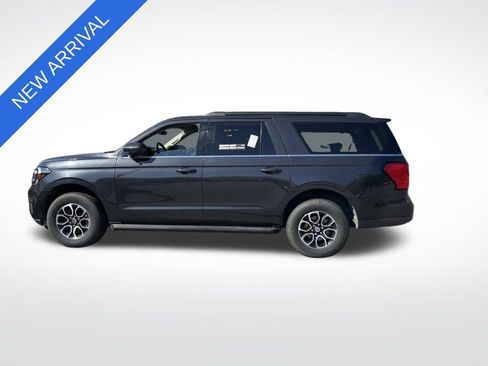 Used 2024 Ford Expedition Max XLT image 5