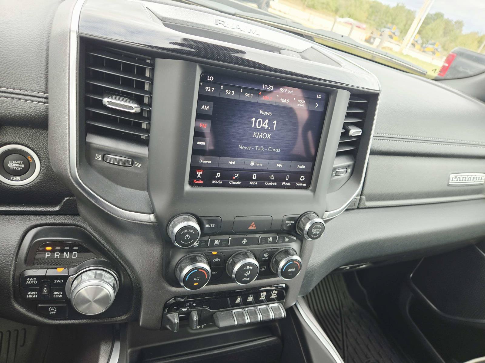 Used 2020 RAM 1500 Laramie w/ Sport Appearance Package AWD/4WD image 28