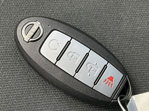 Used 2025 Nissan Frontier PRO-4X image 29