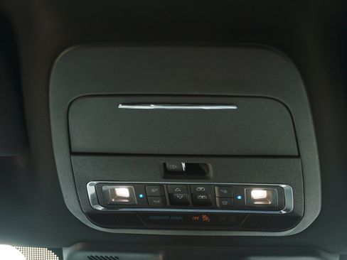 Used 2025 Ford F150 Lariat AWD/4WD image 31