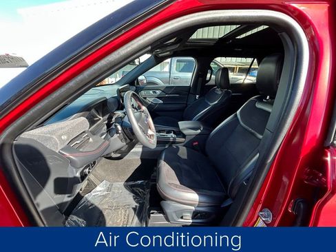 Used 2025 Ford Explorer ST image 30