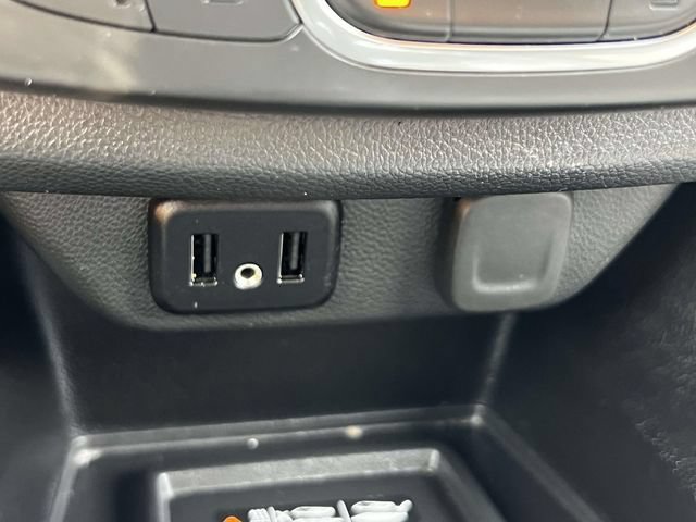 Certified 2023 Chevrolet Traverse LT FWD image 33