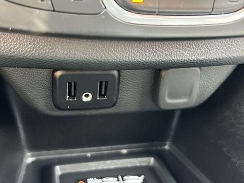 Certified 2023 Chevrolet Traverse LT FWD image 33