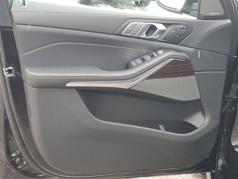 New 2026 BMW X7 xDrive40i w/ Premium Package image 5