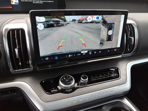 Certified 2025 Ford Expedition Max Platinum w/ Driver's Package AWD/4WD image 24