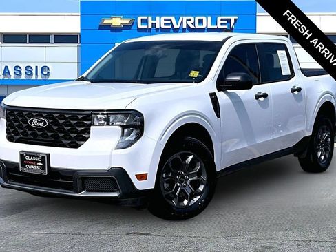 Used 2025 Ford Maverick XLT w/ Equipment Group 302A AWD/4WD image 2