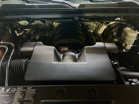 Used 2018 Chevrolet Silverado 1500 LT w/ All Star Edition image 29