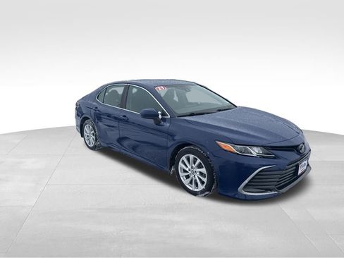 Used 2023 Toyota Camry LE image 7