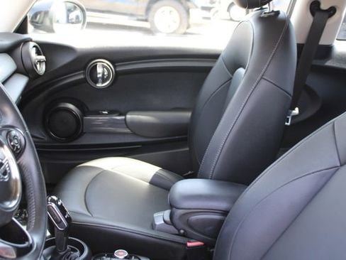 Used 2020 MINI Cooper 2-Door Hardtop FWD image 30