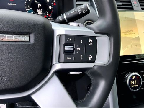 Used 2024 Land Rover Discovery S image 23