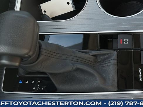 Used 2025 Toyota Sienna LE FWD image 17