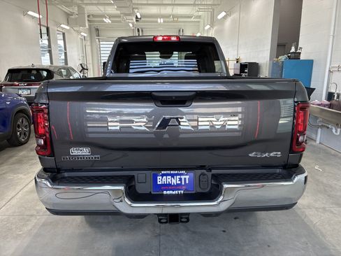 Used 2025 RAM 2500 Big Horn AWD/4WD image 9