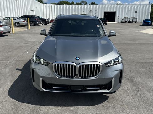 Used 2024 BMW X5 xDrive40i w/ Premium Package AWD/4WD image 3