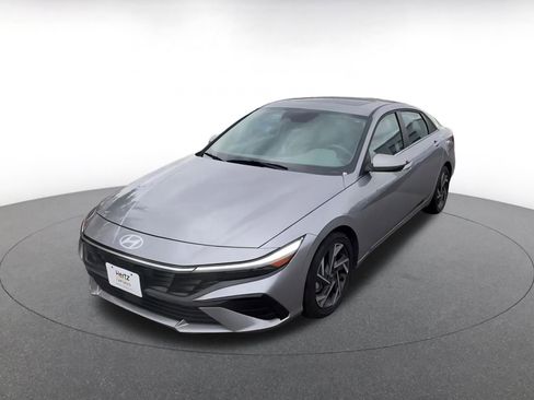 Used 2025 Hyundai Elantra SEL image 7