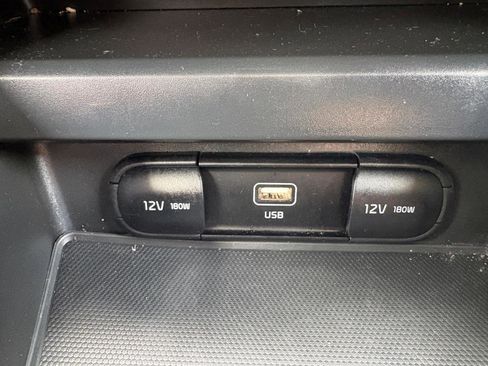 Used 2025 Kia Soul LX FWD image 27