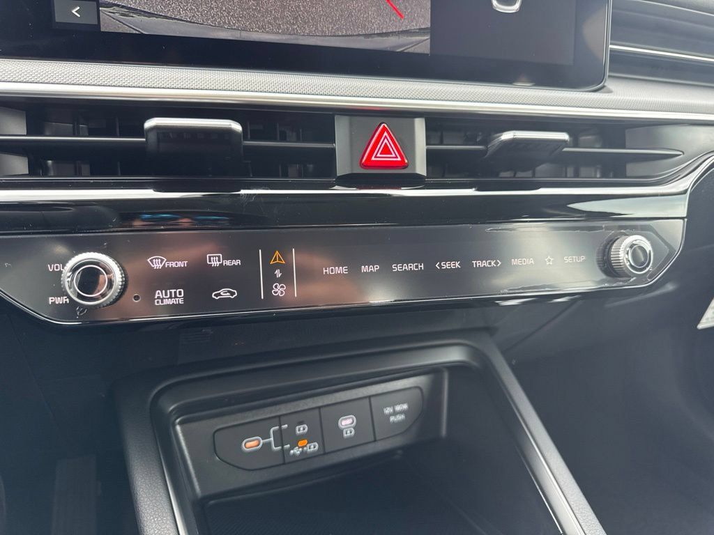 New 2026 Kia K5 LXS FWD image 14