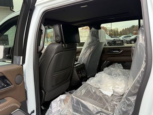 New 2026 GMC Yukon XL Denali Ultimate w/ LPO, Illumination Package image 8