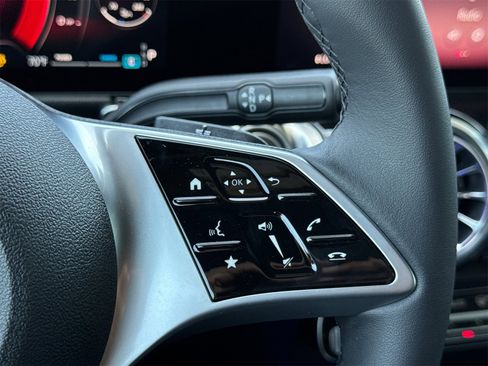 New 2025 Mercedes-Benz GLB 250 4MATIC image 27