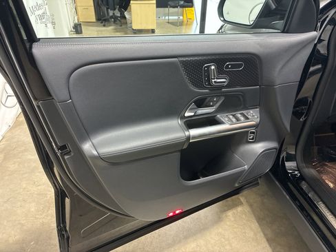 Used 2025 Mercedes-Benz GLA 250 4MATIC image 6