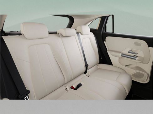 Used 2026 Mercedes-Benz GLA 250 image 43