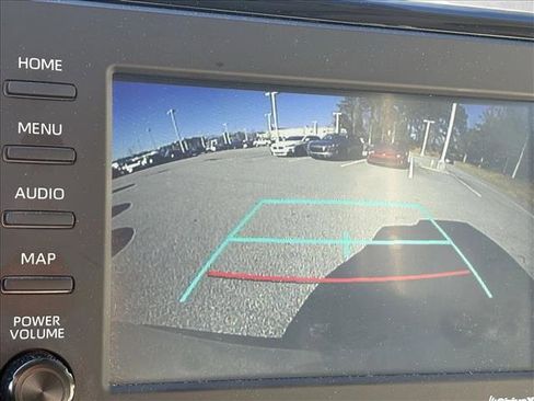 Used 2021 Toyota RAV4 XLE Premium image 9