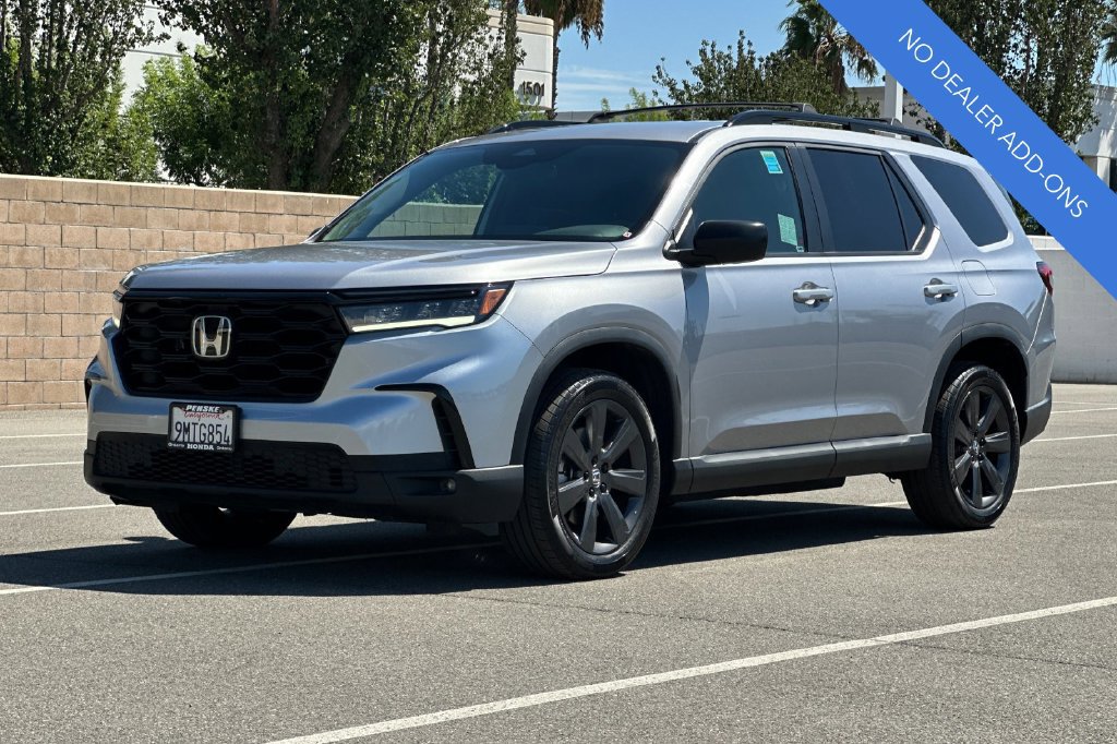 Used 2025 Honda Pilot Sport image 8