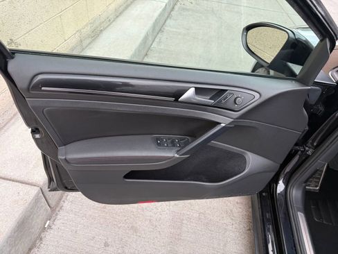 Used 2015 Volkswagen Golf 4-Door image 13