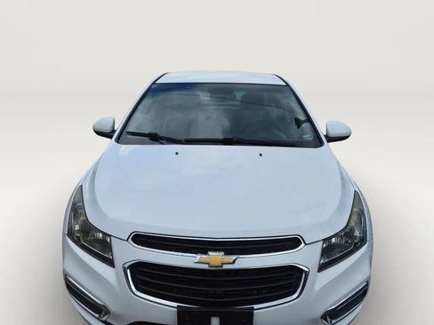 Used 2016 Chevrolet Cruze LT FWD image 2