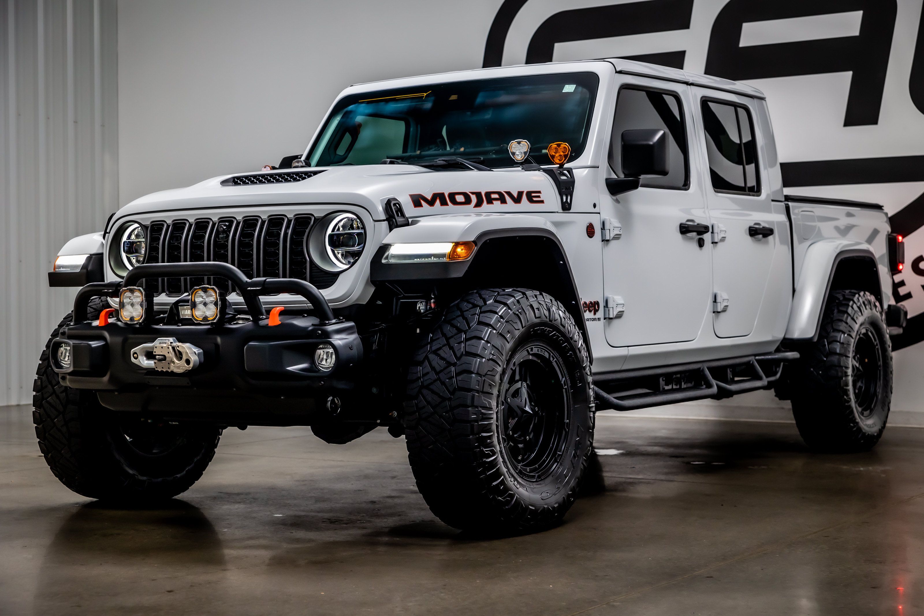 Used 2024 Jeep Gladiator Mojave AWD/4WD image 37