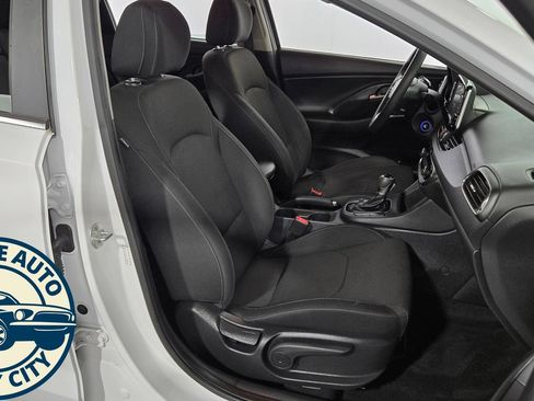 Used 2018 Hyundai Elantra GT FWD image 32