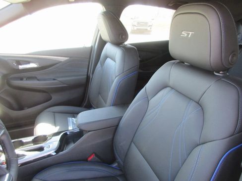 New 2026 Buick Envista Sport Touring w/ Convenience I Package FWD image 13
