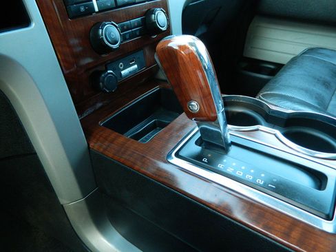Used 2010 Ford F150 Lariat AWD/4WD image 17
