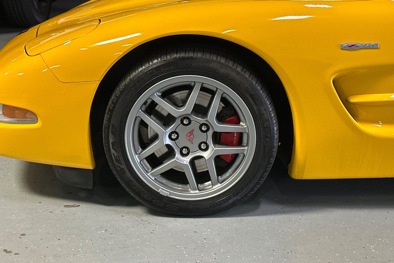 Used 2004 Chevrolet Corvette Z06 w/ Memory Package RWD image 36