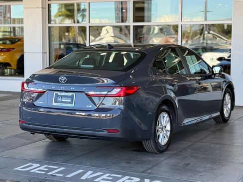 Used 2025 Toyota Camry LE image 11