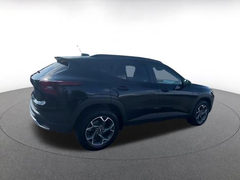 Used 2025 Chevrolet Trax LT FWD image 15