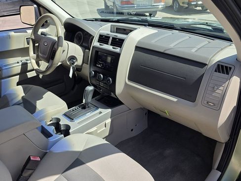 Used 2008 Ford Escape 2WD Hybrid image 14