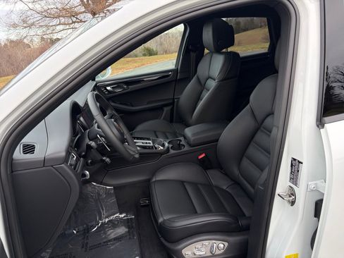 New 2026 Porsche Macan S image 5