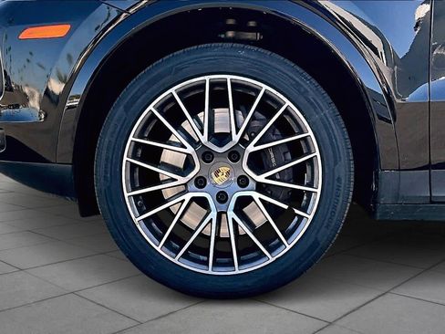 Used 2021 Porsche Cayenne image 11