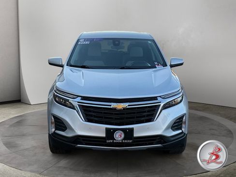 Used 2022 Chevrolet Equinox LT w/ Driver Convenience Package image 2