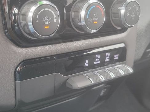 New 2026 RAM 1500 Big Horn AWD/4WD image 17