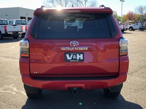 Used 2024 Toyota 4Runner SR5 image 28
