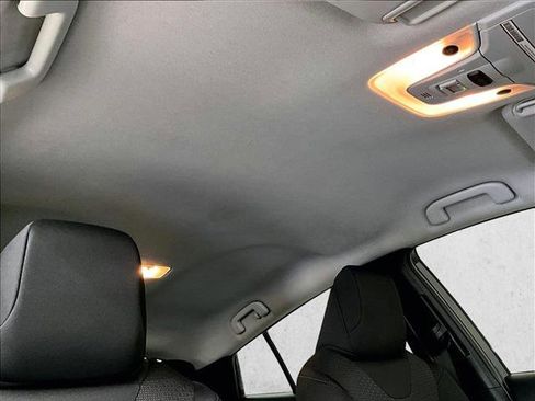 Used 2021 Toyota Prius LE FWD image 17