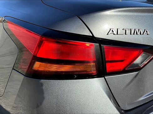 Used 2023 Nissan Altima 2.5 SV w/ SV Premium Package image 22