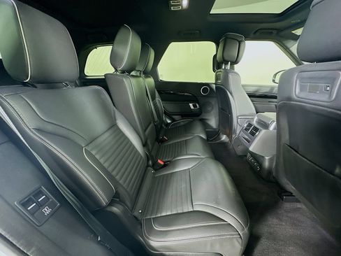 Used 2022 Land Rover Discovery S R-Dynamic AWD/4WD image 40
