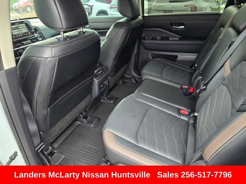 Used 2025 Nissan Pathfinder Platinum w/ Cargo Package FWD image 14