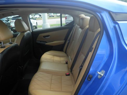 Used 2021 Nissan Sentra SV w/ SV Premium Package image 17