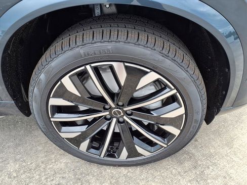 New 2026 Volvo XC90 B6 Ultra w/ Protection Package image 9