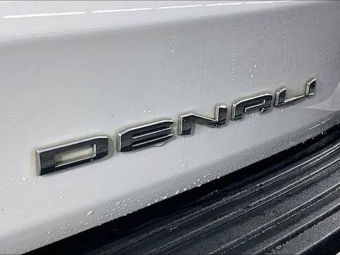 Used 2021 GMC Yukon Denali image 10